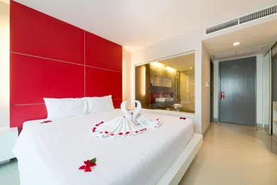 Habitación doble Grand Deluxe con bañera — Alfresco Phuket Hotel